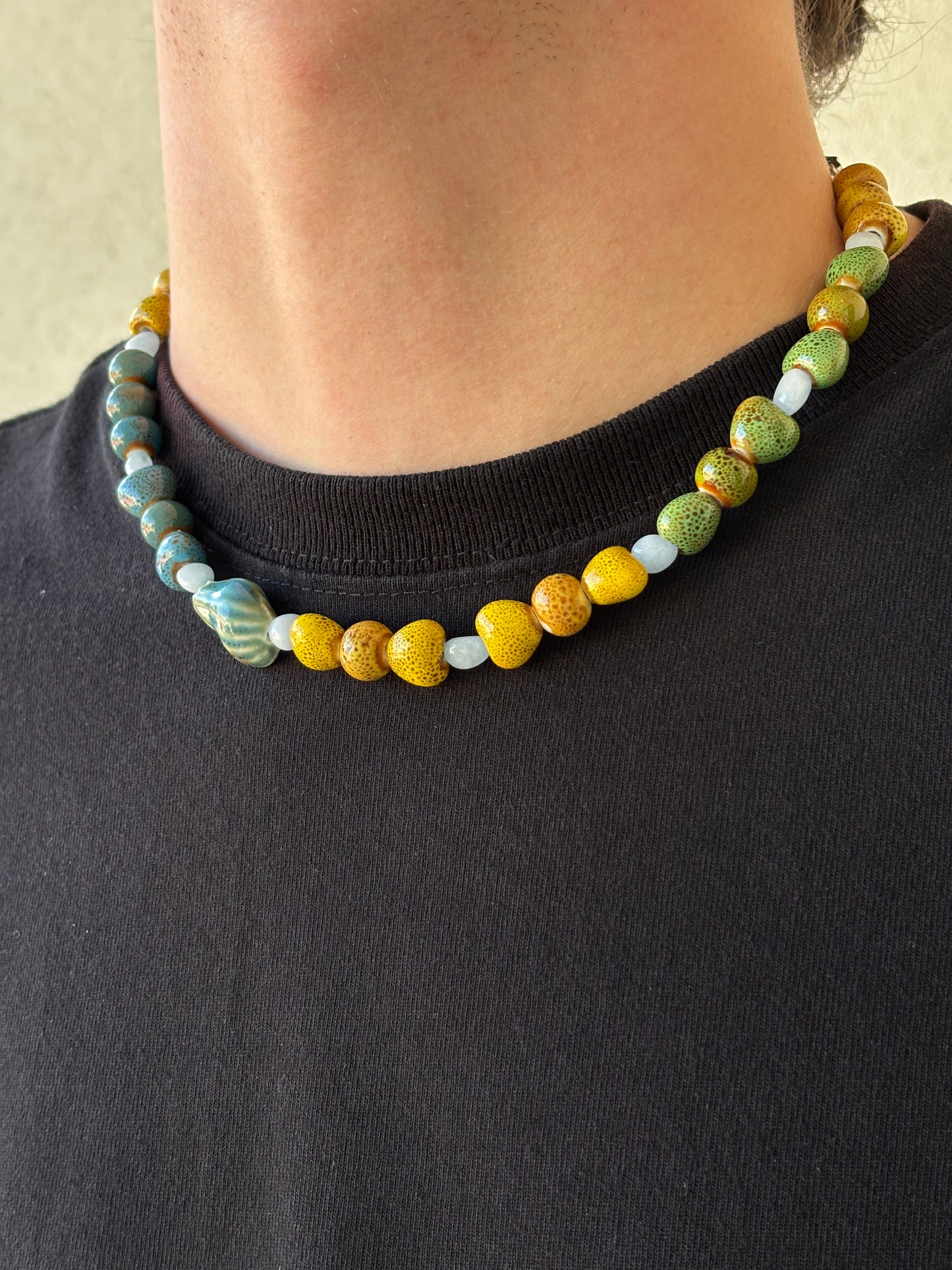 1 OF 1  CERAMIC SHELL NECKLACE
