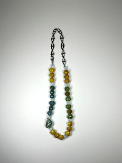 1 OF 1  CERAMIC SHELL NECKLACE